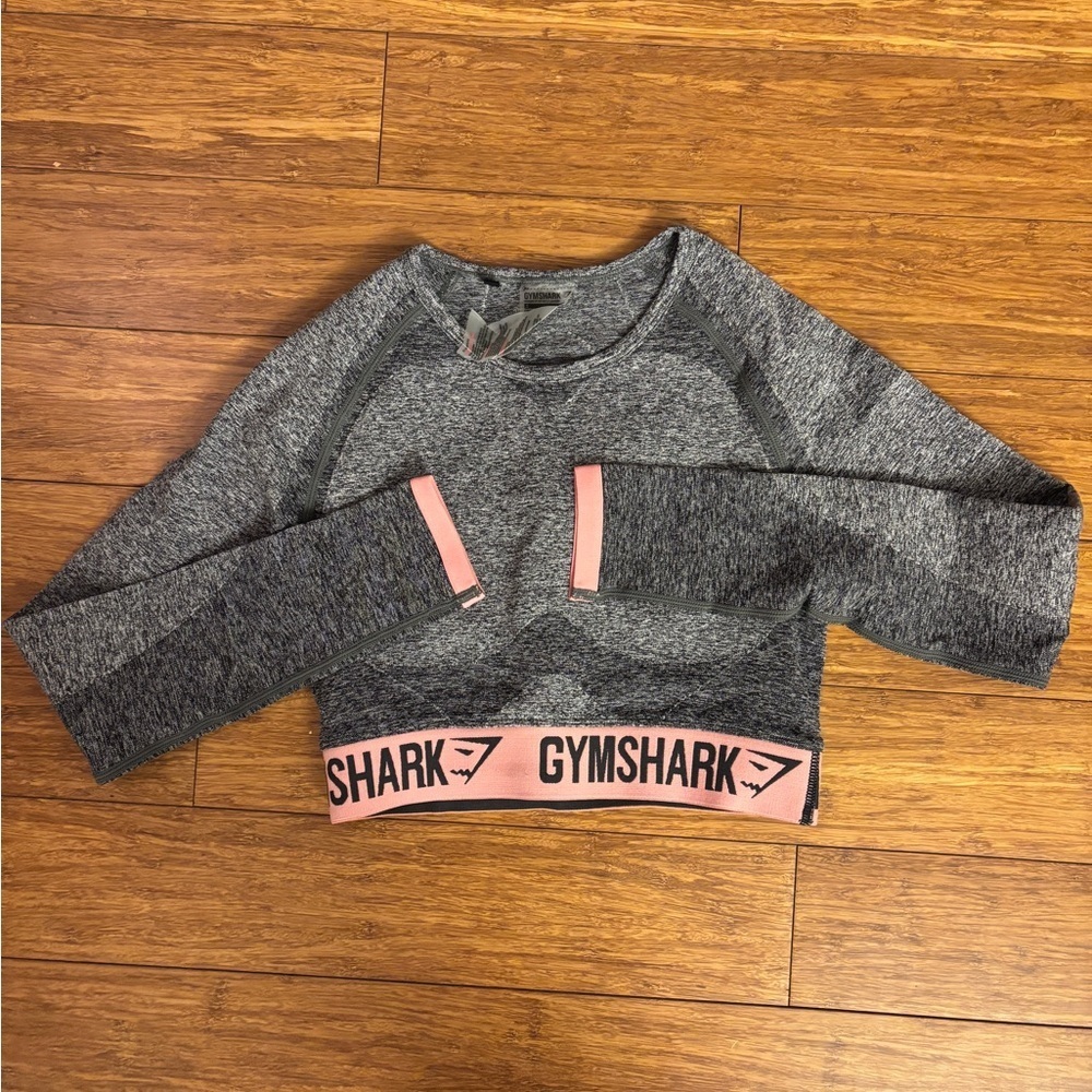 Gymshark Gray and Pink Cropped compression athletic shirt size small never worn